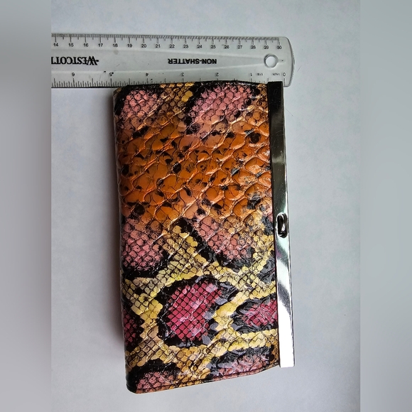 Fake Snake skin clutch wallet - Picture 6 of 9